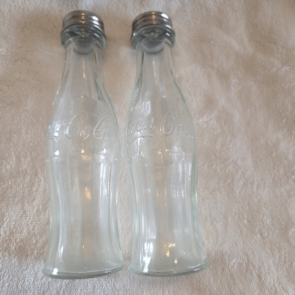 Vintage Clear Coca-Cola Bottle Salt & Pepper Shakers Metal Caps Collectible 6" - Picture 7 of 11